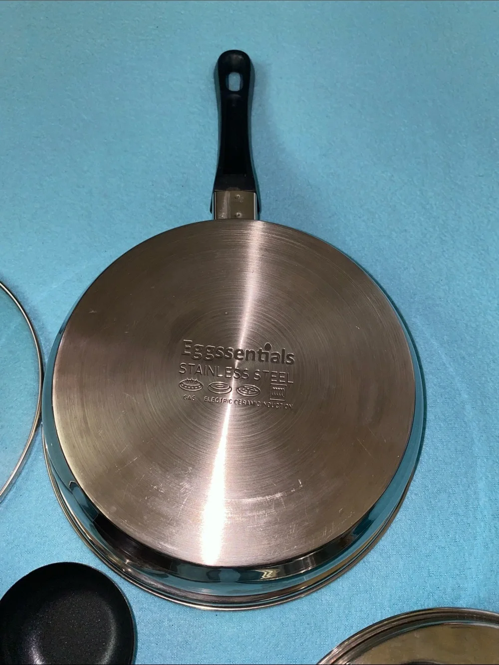 EGGSSENTIALS Egg Poacher Stainless Steel Pan 4 removable cups tempered glass lid